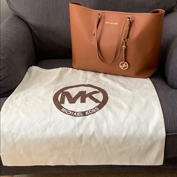 Michael Kors Handbags - Michael Kors Jet Set Tote